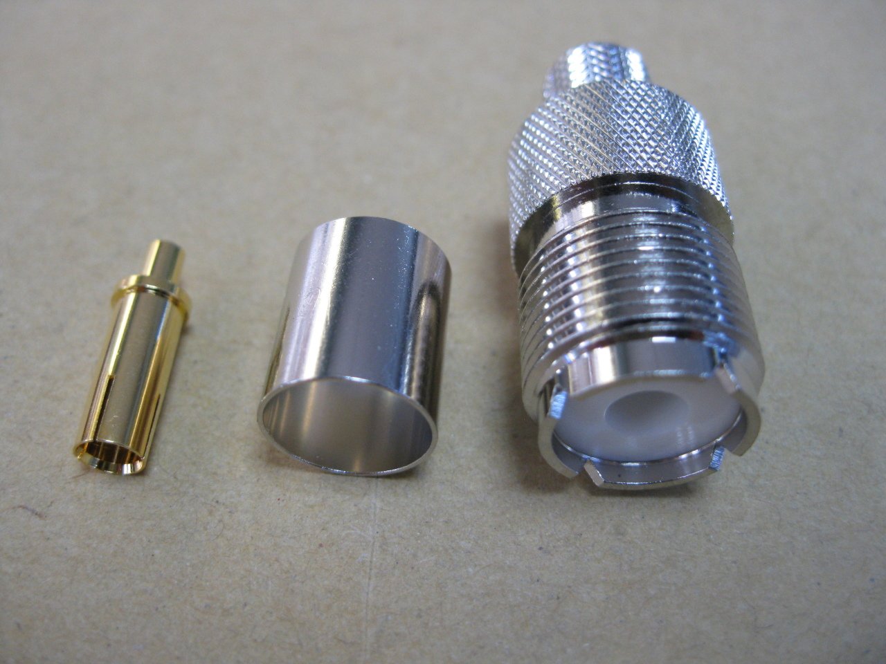 UKDS 02 UHF Dişi Sıkmalı Konnektör RG-213