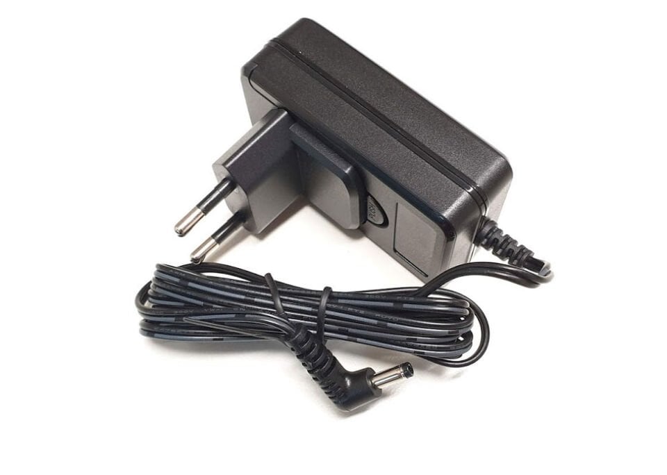 YAESU SAD-25 10.5Volt 1 Amp Güç Kaynağı