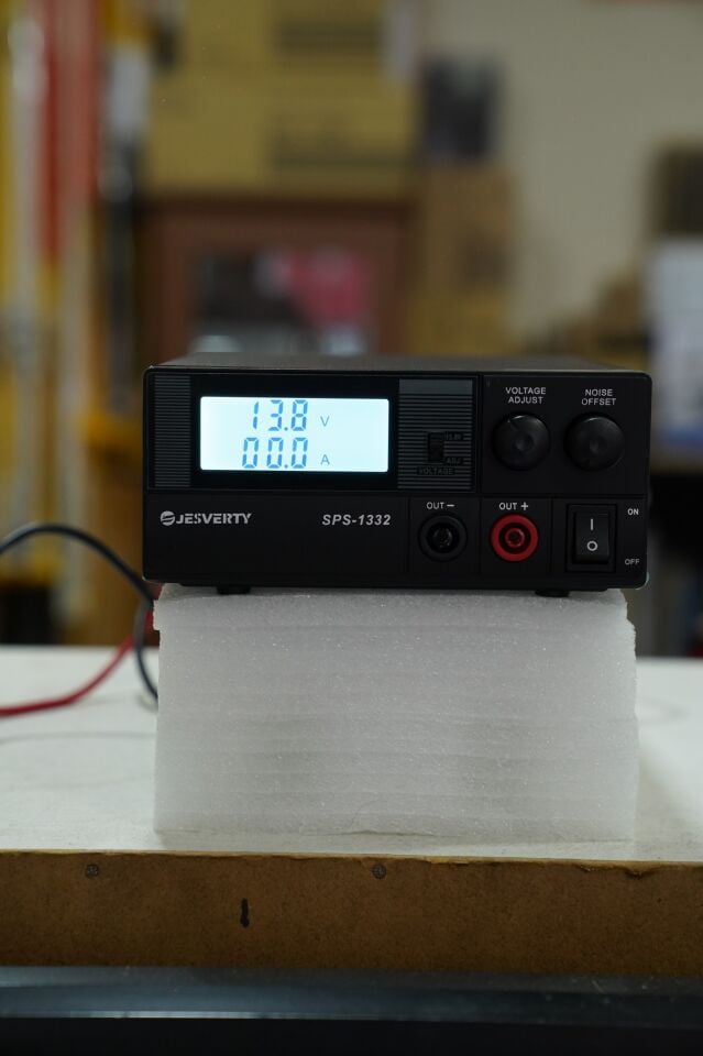 JESVERTY SPS-1332 13.8V  30AMP Güç Kaynağı